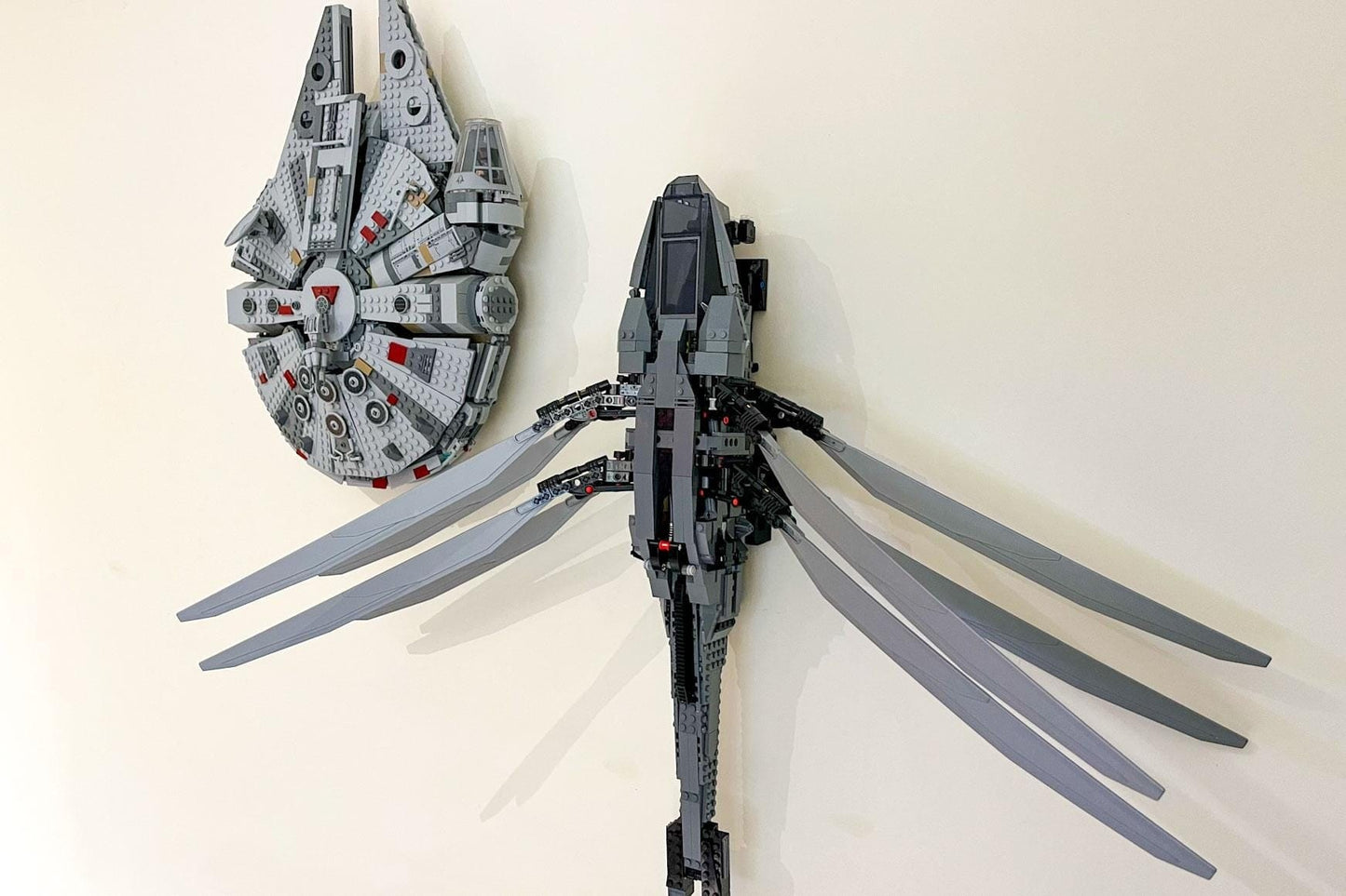 3Dudes & Dad Wall Mount Bracket for LEGO Icons Dune Atreides Royal Ornithopter (set 10327)