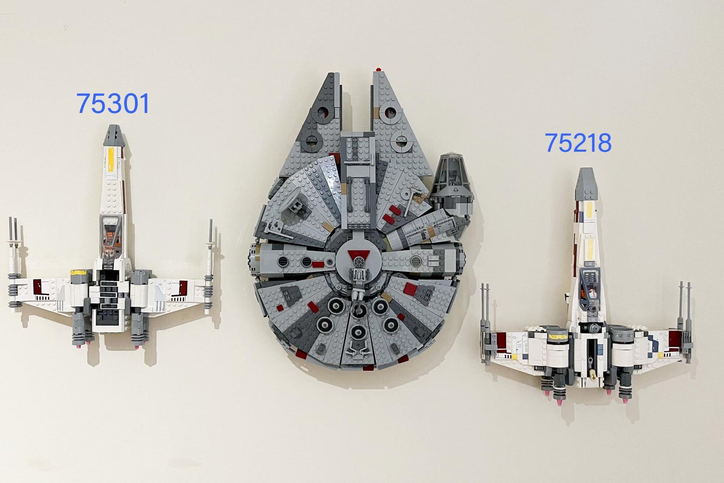 3Dudes & Dad Wall Mount Bracket for LEGO Star Wars Luke Skywalker's X Wing Fighter (set 75301)