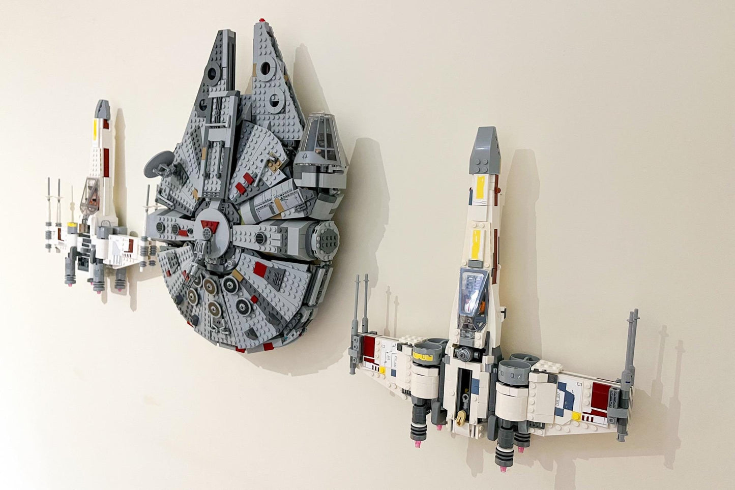 3Dudes & Dad Wall Mount Bracket for LEGO Star Wars Luke Skywalker's X Wing Fighter (set 75301)