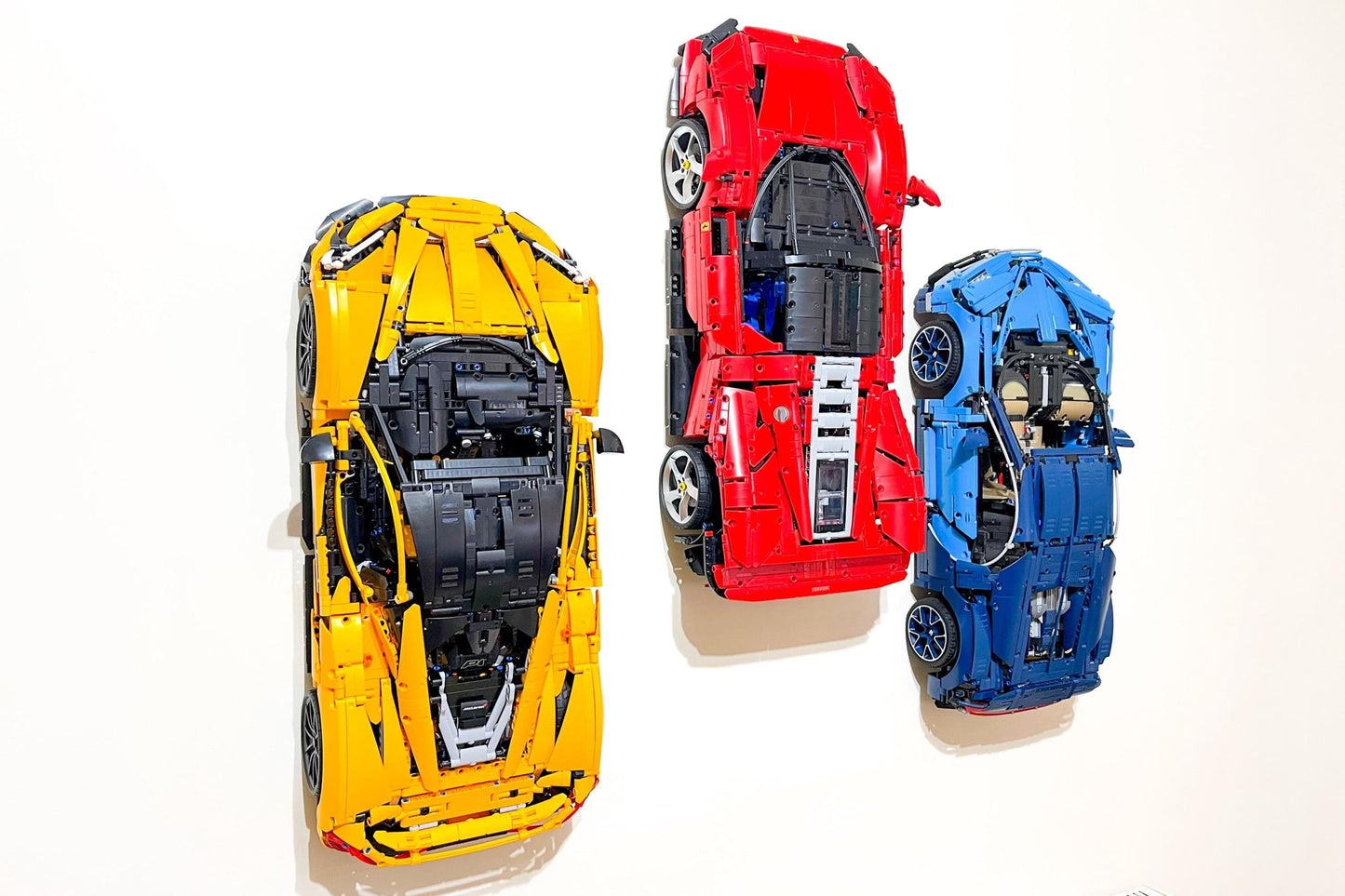 3Dudes & Dad Wall Mount Bracket for LEGO Technic Ferrari Daytona SP3 (set 42143)