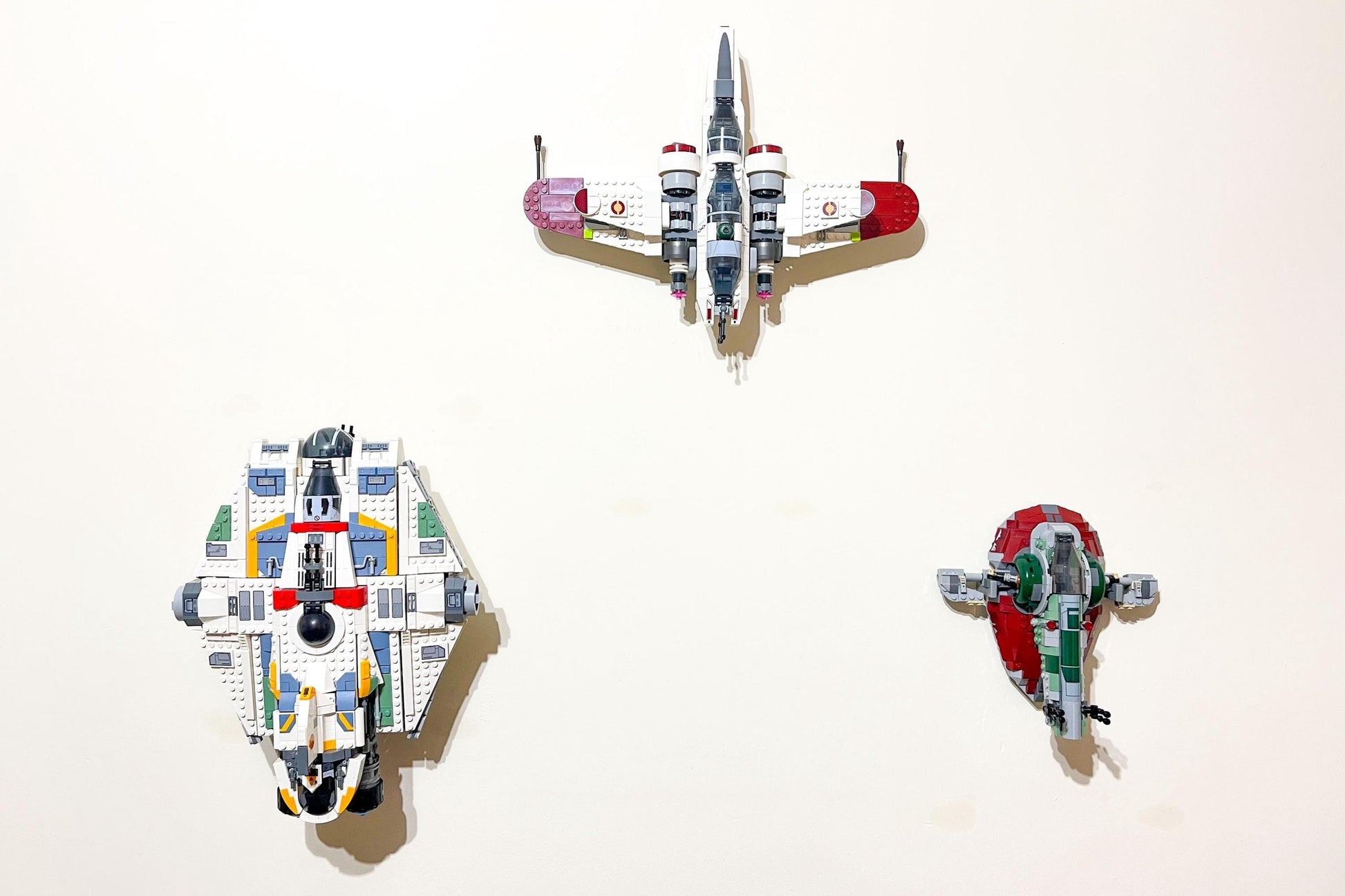 3Dudes & Dad Wall Mount Bracket for LEGO Star Wars Boba Fett's Starship (set 75312)