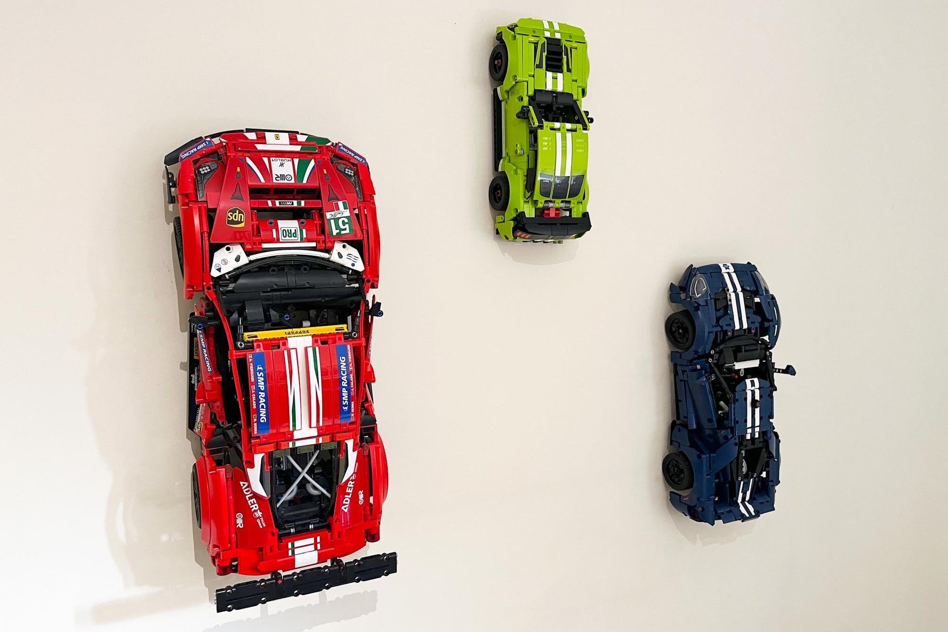 3Dudes & Dad Wall Mount Bracket for LEGO Technic Ford Mustang Shelby GT500 (set 42138)