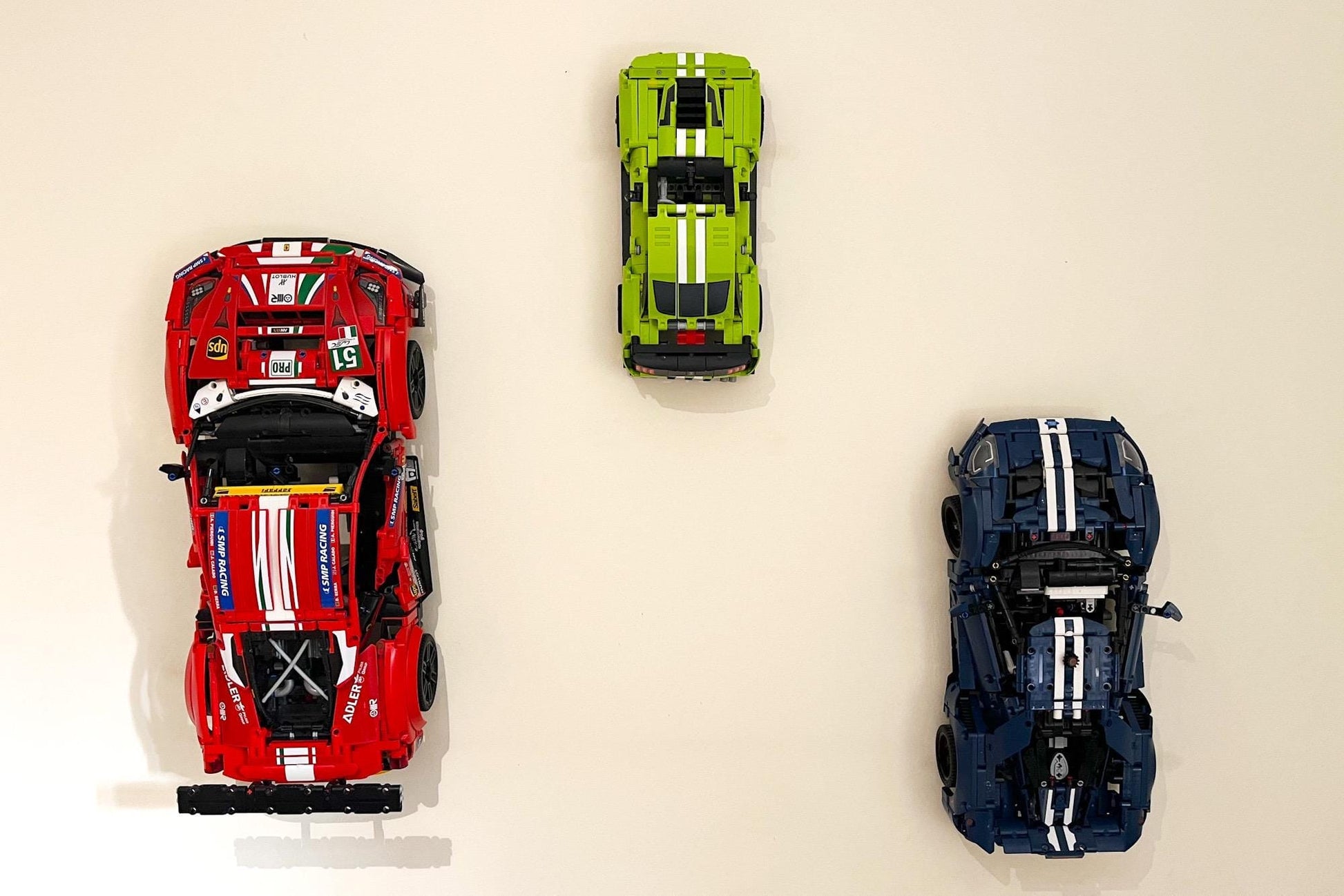 3Dudes & Dad Wall Mount Bracket for LEGO Technic Ford Mustang Shelby GT500 (set 42138)