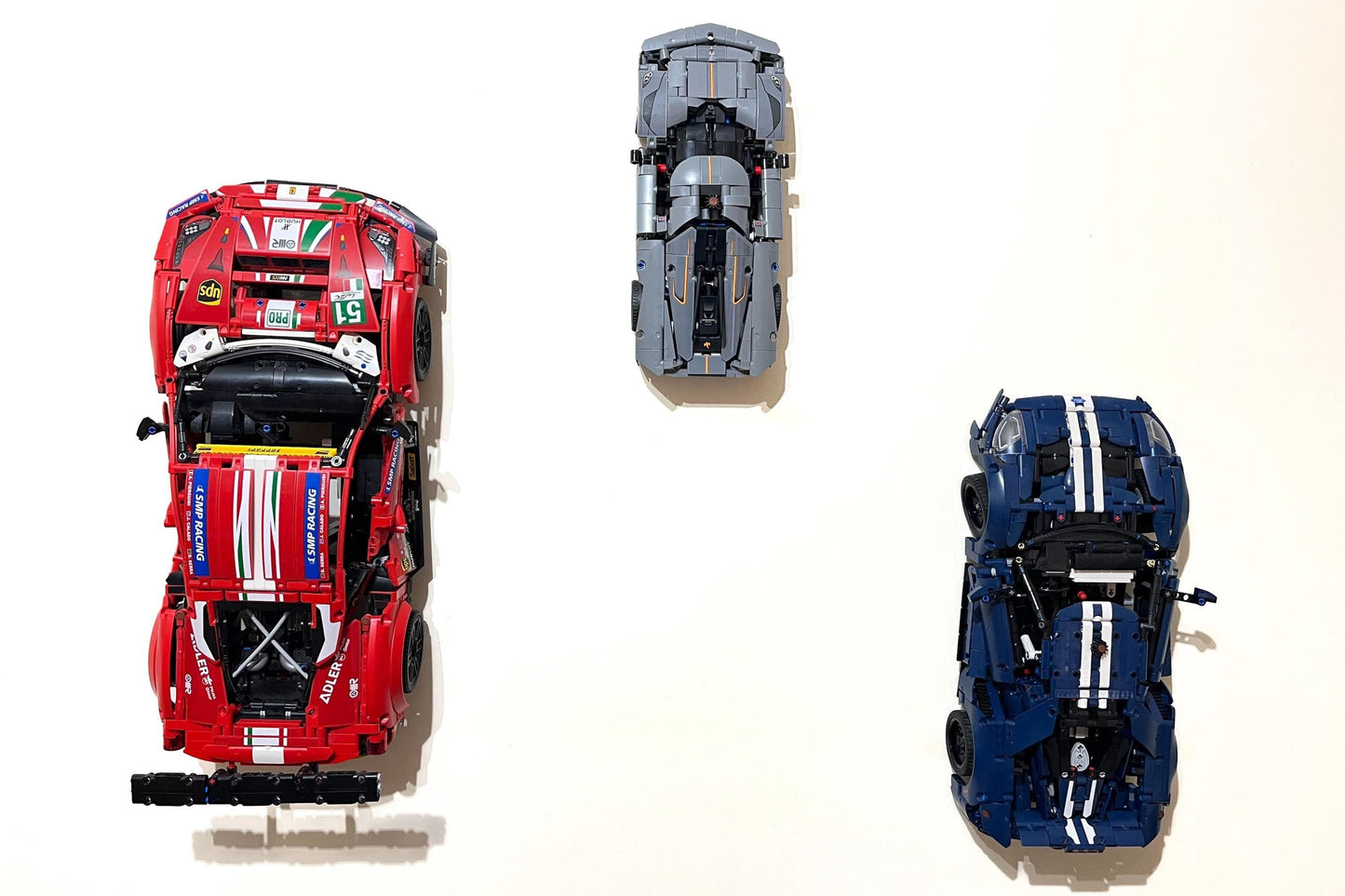 3Dudes & Dad Wall Mount Bracket for LEGO Technic Koenigsegg Jesko Absolut Grey Hypercar (set 42173)