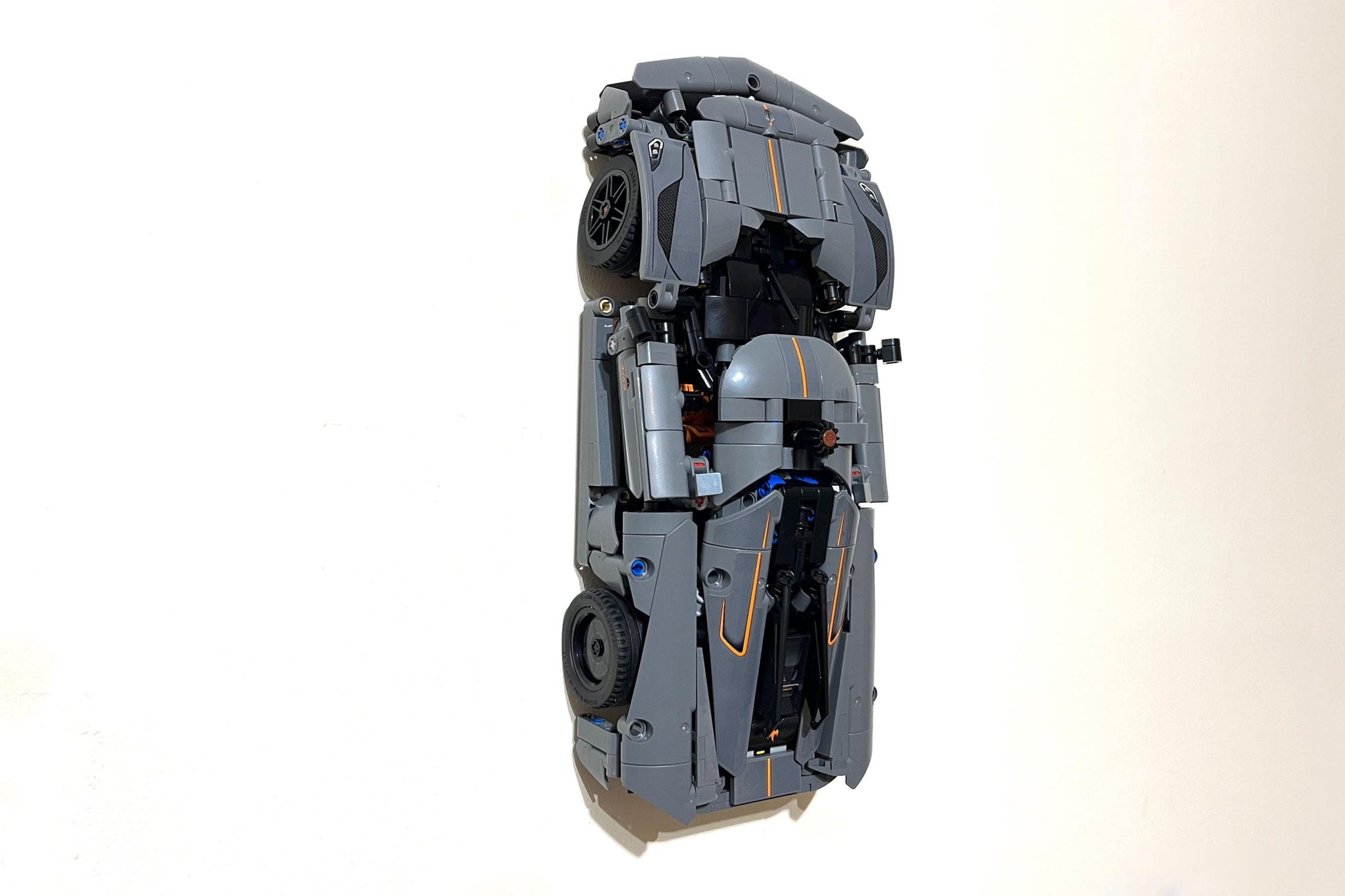 3Dudes & Dad Wall Mount Bracket for LEGO Technic Koenigsegg Jesko Absolut Grey Hypercar (set 42173)