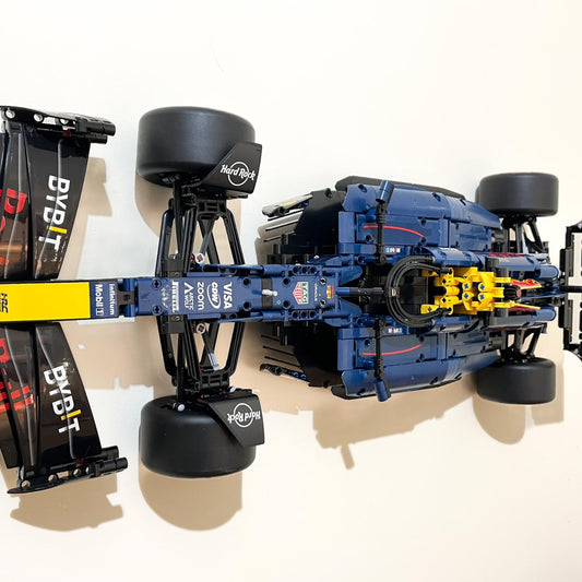 3Dudes & Dad Wall Mount Bracket (horizontal) for LEGO  Technic Oracle Red Bull Racing RB20 F1 car (set 42206)