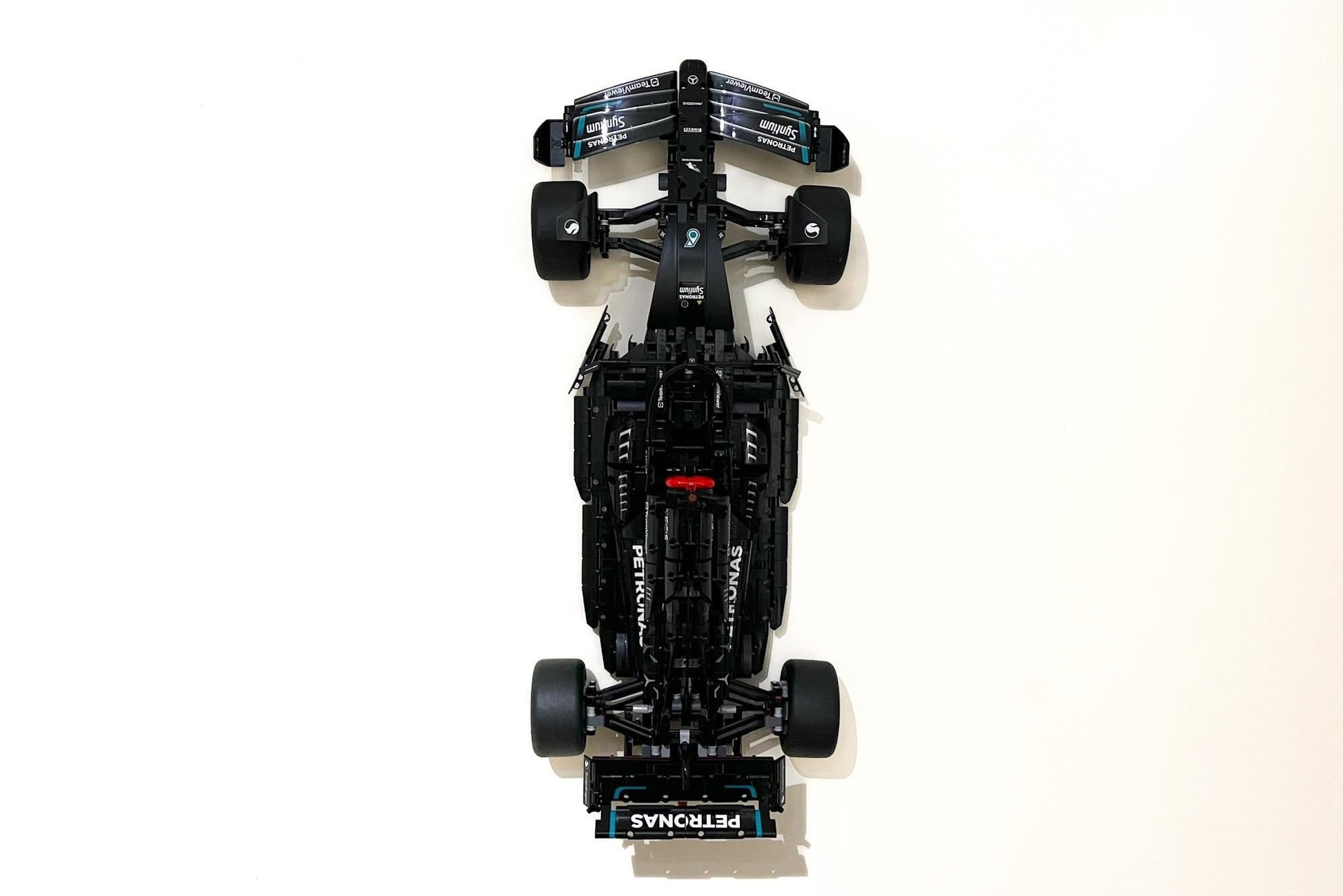 3Dudes & Dad Wall Mount Bracket (vertical) for LEGO Technic Mercedes AMG W14 F1 car (set 42171)