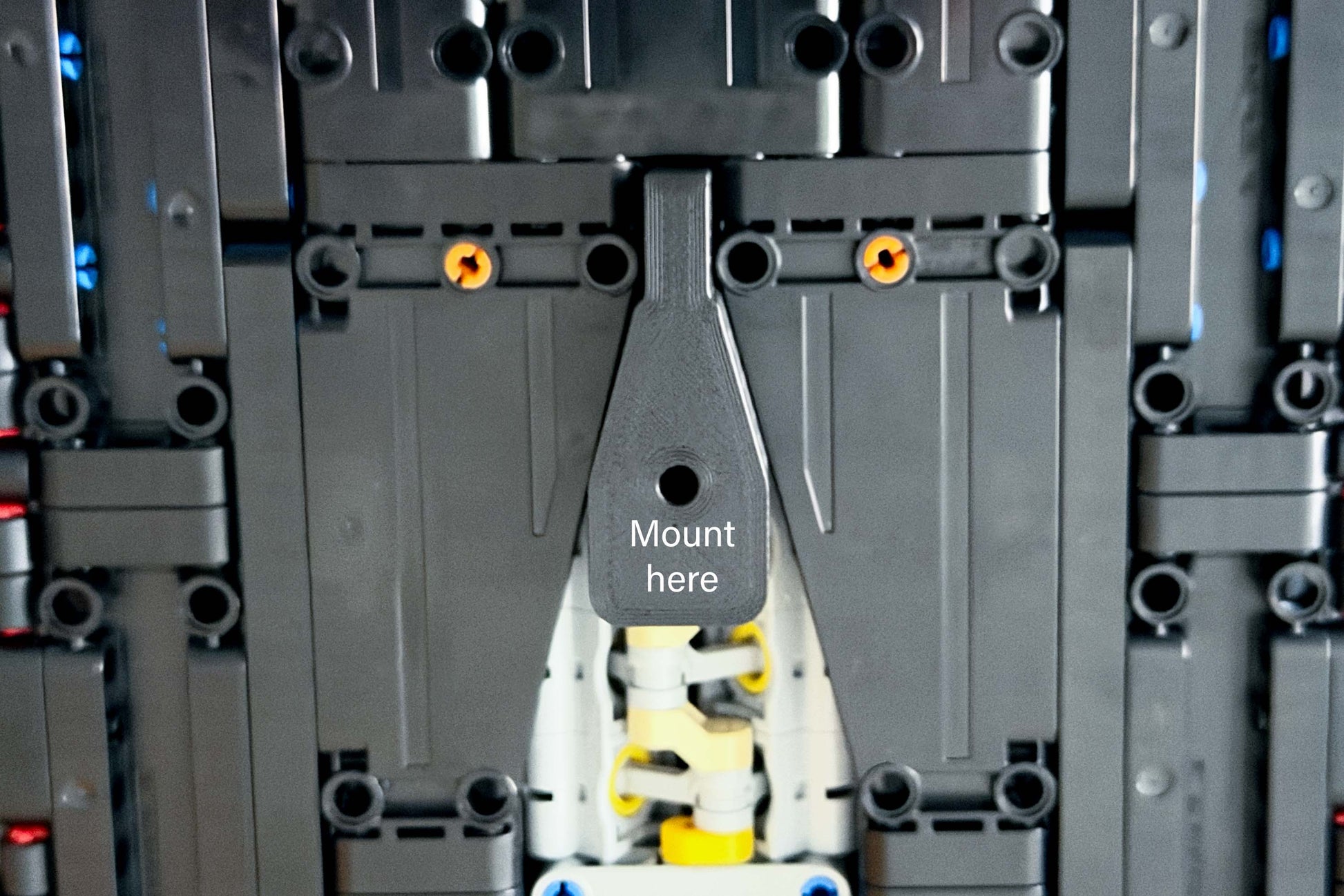 Position of the  LEGO Technic McLaren MCL39 F1 wall mount