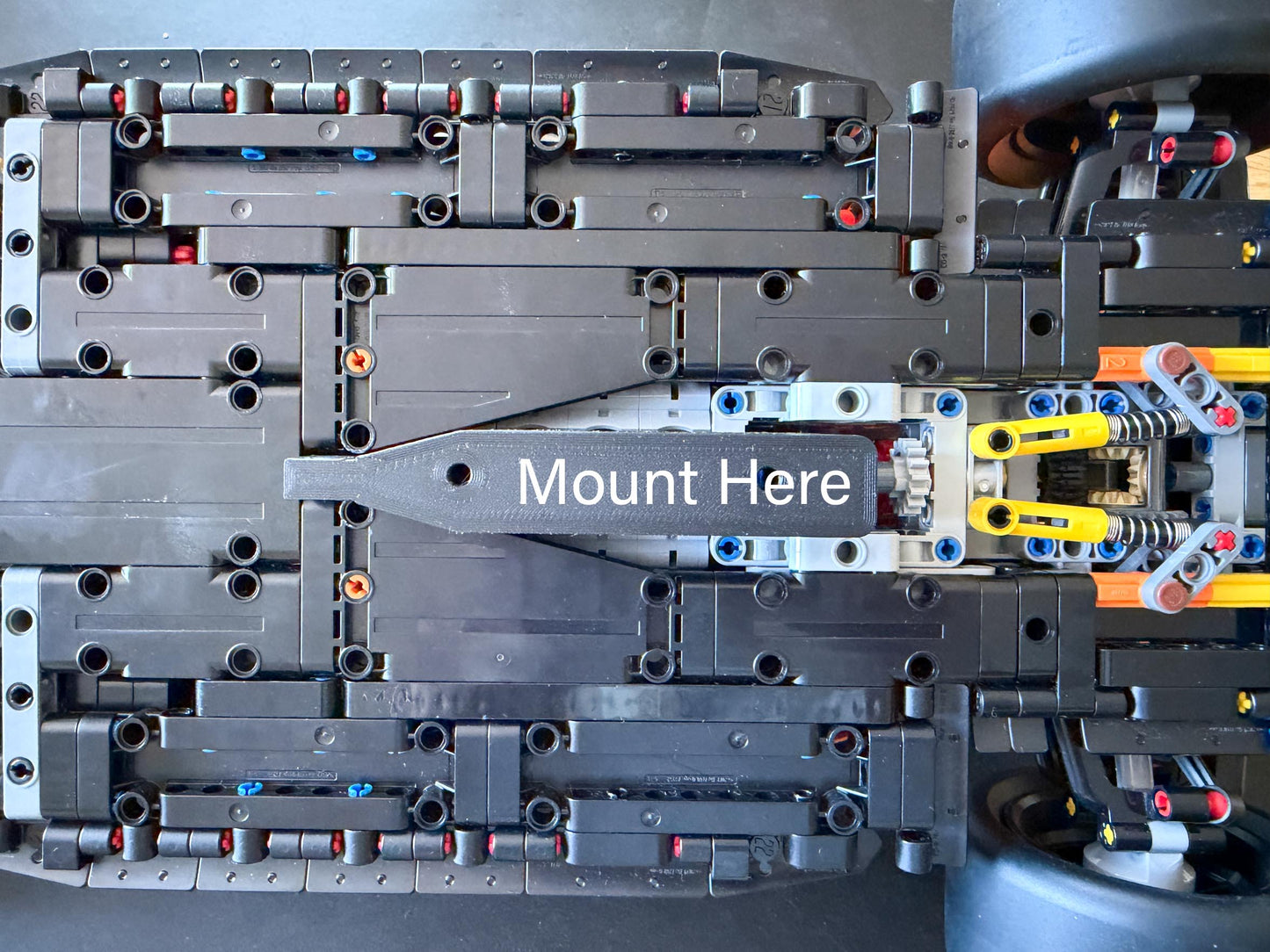 Wall Mount Bracket (horizontal) for LEGO Technic McLaren MCL39 F1 car (set 42228)