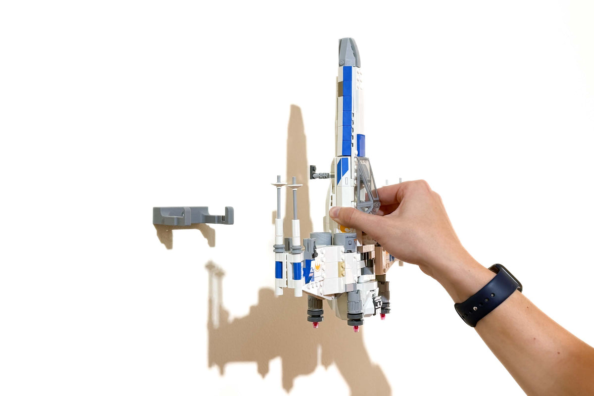Wall mounting the Lego Star Wars New Republic X Wing Starfighter